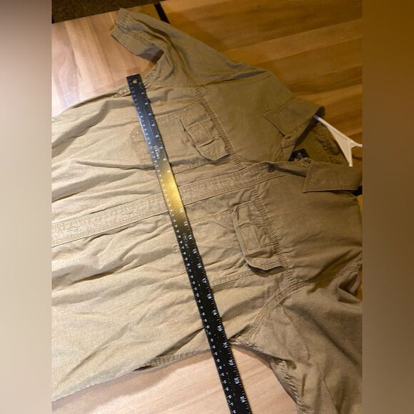 3 redhead‎ button ups - Picture 3 of 14